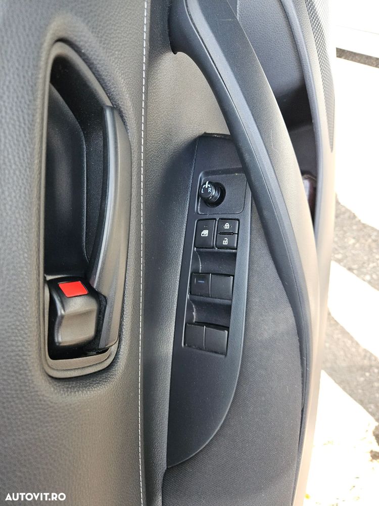 Toyota Corolla 1.8 HSD Dynamic - 8