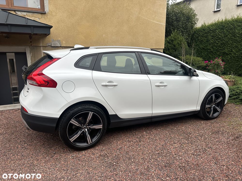 Volvo V40 Cross Country 2014 photo 2