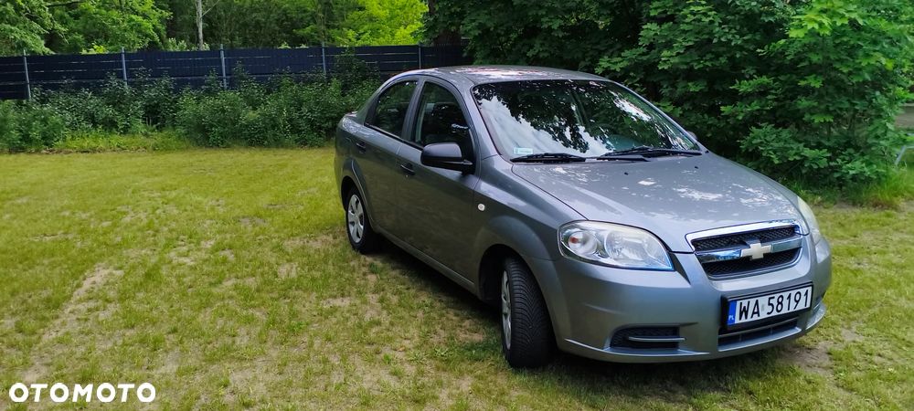 Chevrolet Aveo 1.2 16V Base - 10
