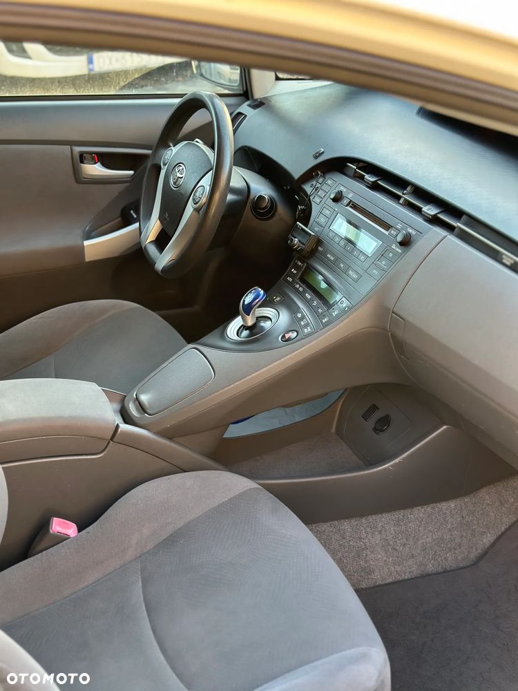 Toyota Prius - 13
