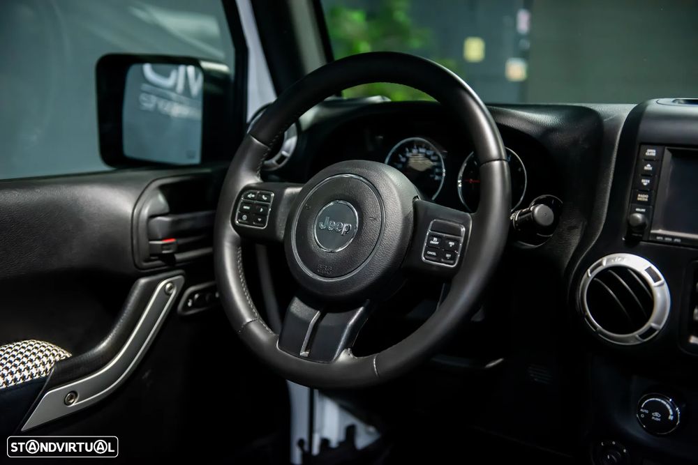 Jeep Wrangler Unlimited 2.8 CRD ATX Sahara Adventure Edition - 43