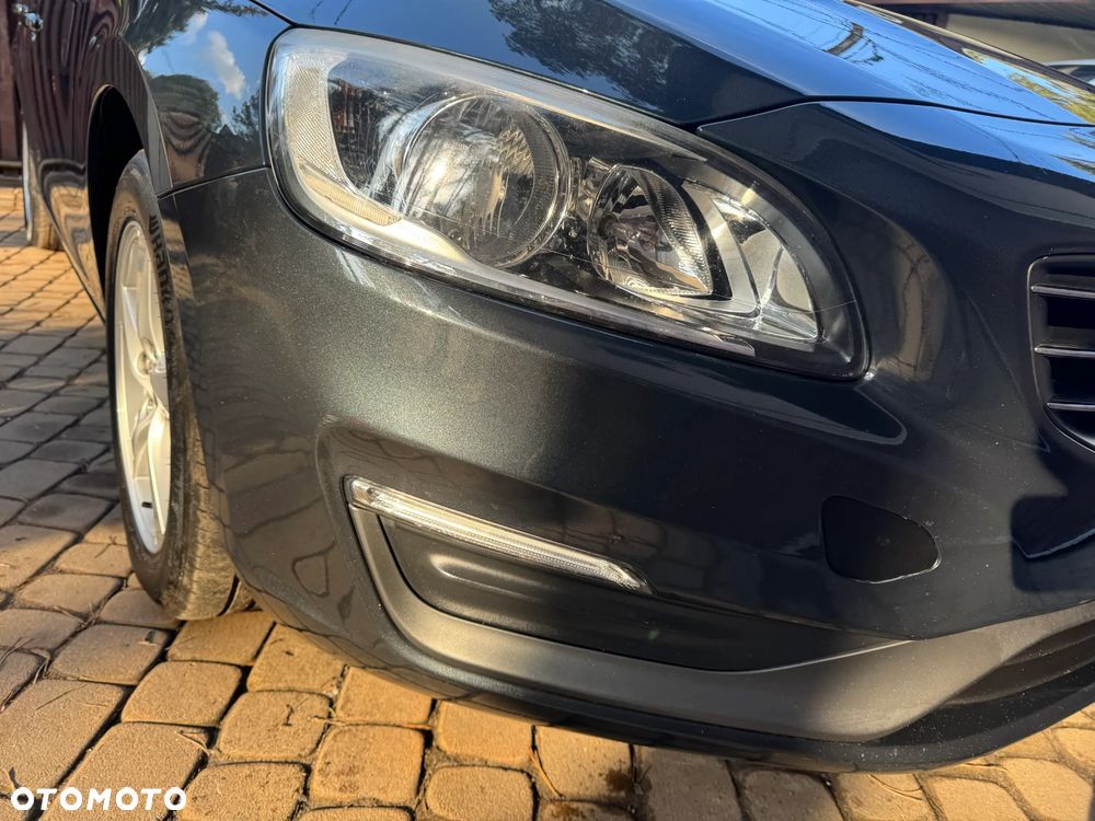 Volvo V60 D4 Momentum - 16