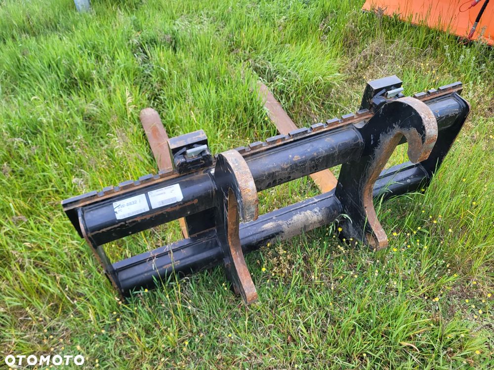 Caterpillar 444 F2 - 22