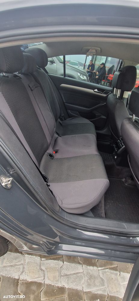 Volkswagen Passat 1.6 TDI (BlueMotion Technology) DSG Comfortline - 2