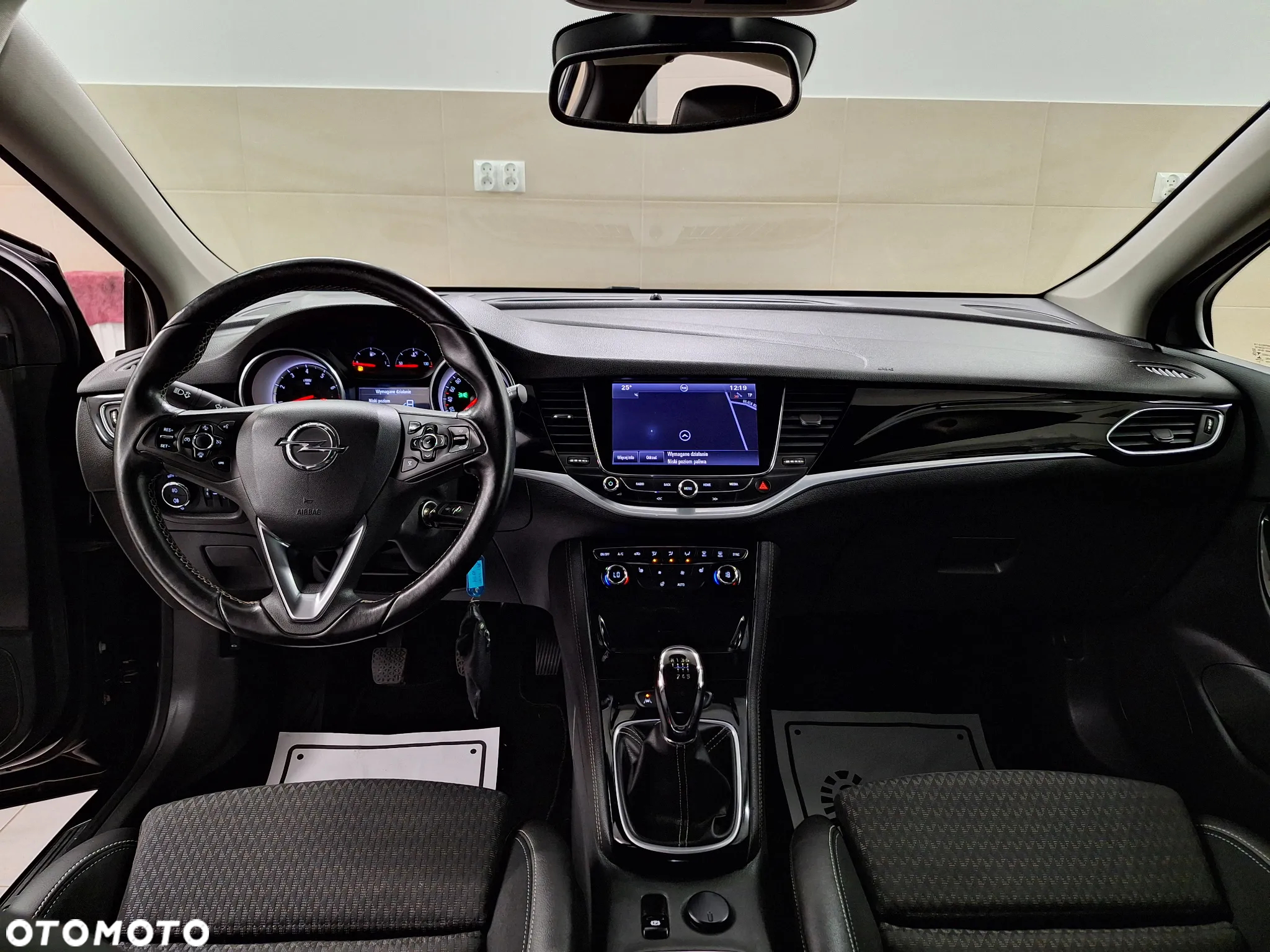 Opel Astra 1.4 Turbo Business - 24