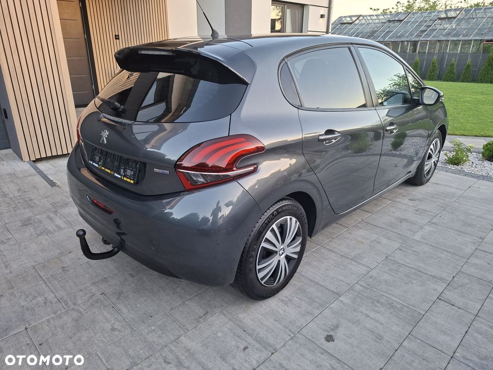 Peugeot 208 - 6