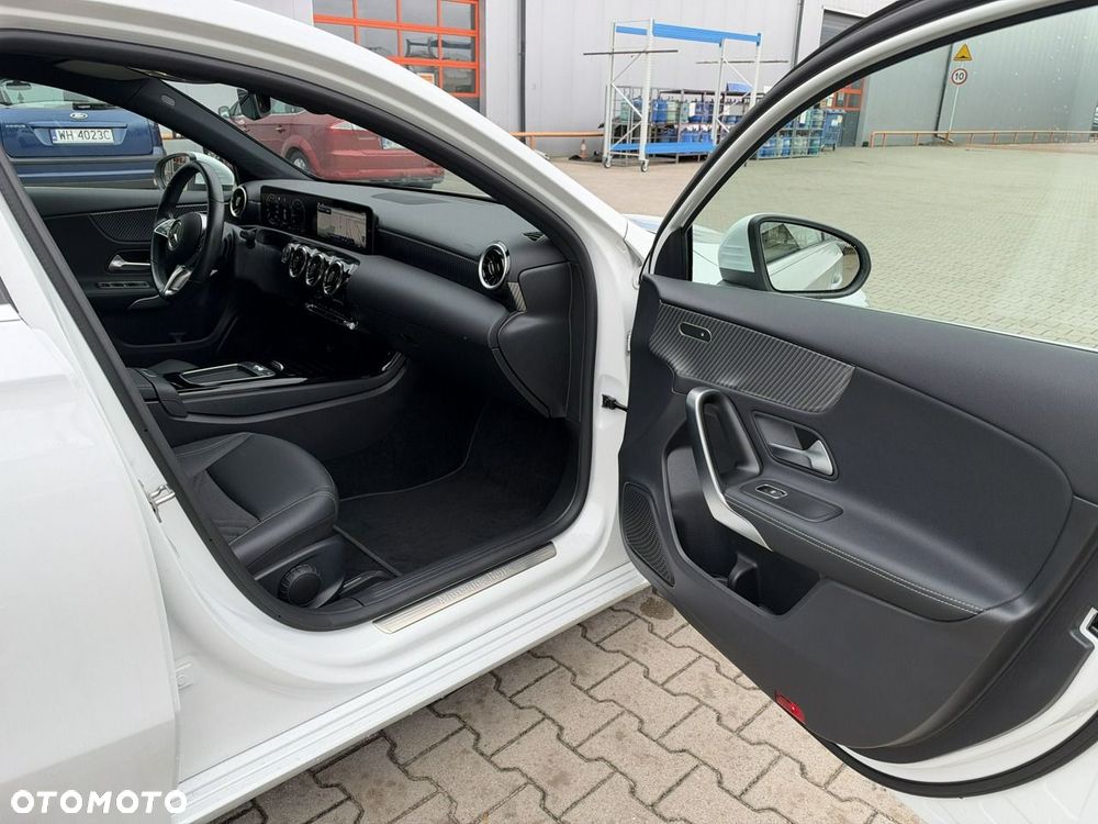 Mercedes-Benz Klasa A 200 d 8G-DCT - 19