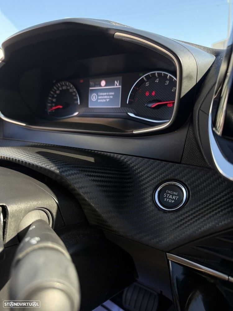 Peugeot 2008 1.2 PureTech Allure Pack EAT8 - 22