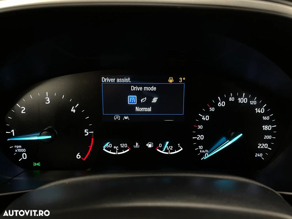 Ford Focus 1.5 EcoBlue Connected - 19