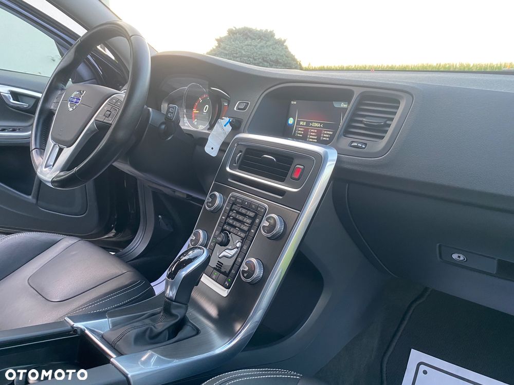 Volvo V60 D3 Drive-E Summum - 16