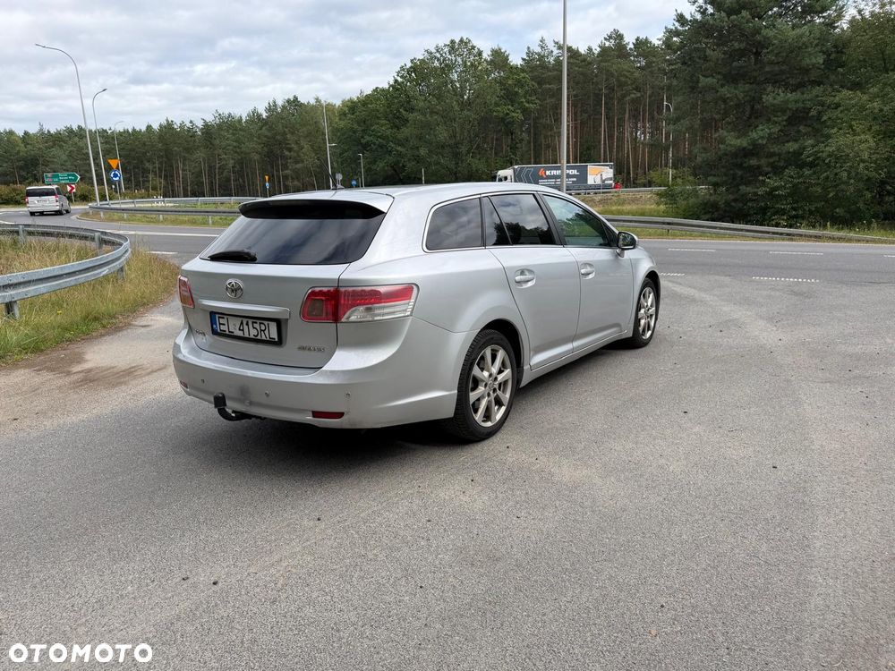 Toyota Avensis 2.2 D-4D Prestige - 4
