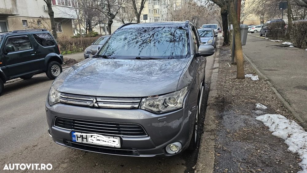 Mitsubishi Outlander 2.0 4WD Top - 2