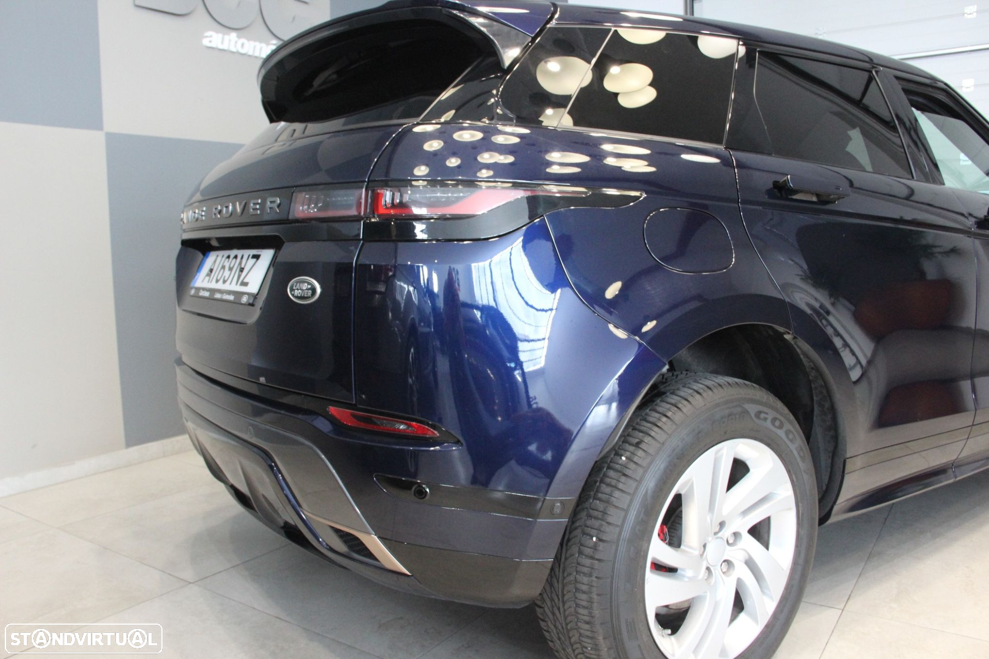 Land Rover Range Rover Evoque 1.5 P160 R-Dynamic SE Auto - 4