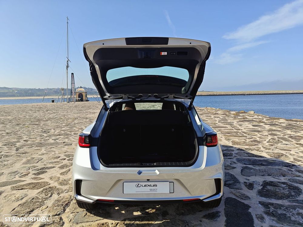 Lexus LBX Relax - 11