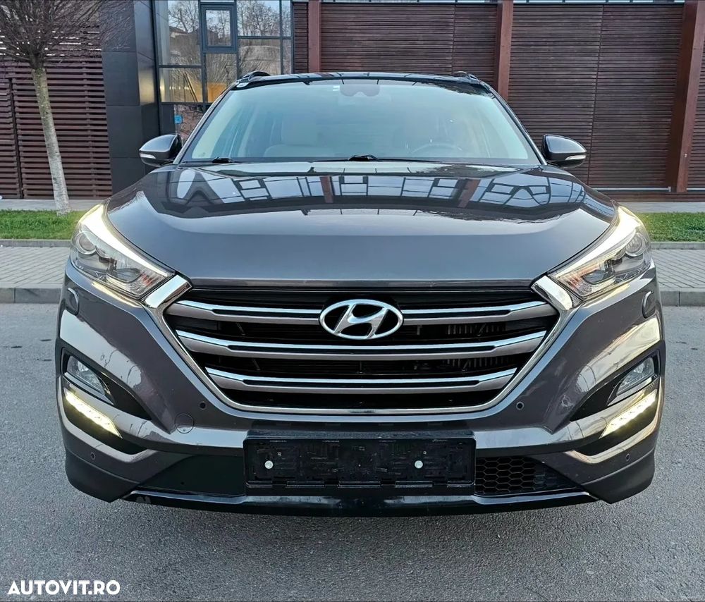 Hyundai Tucson 2.0 CRDI 4WD Automatik Premium - 2