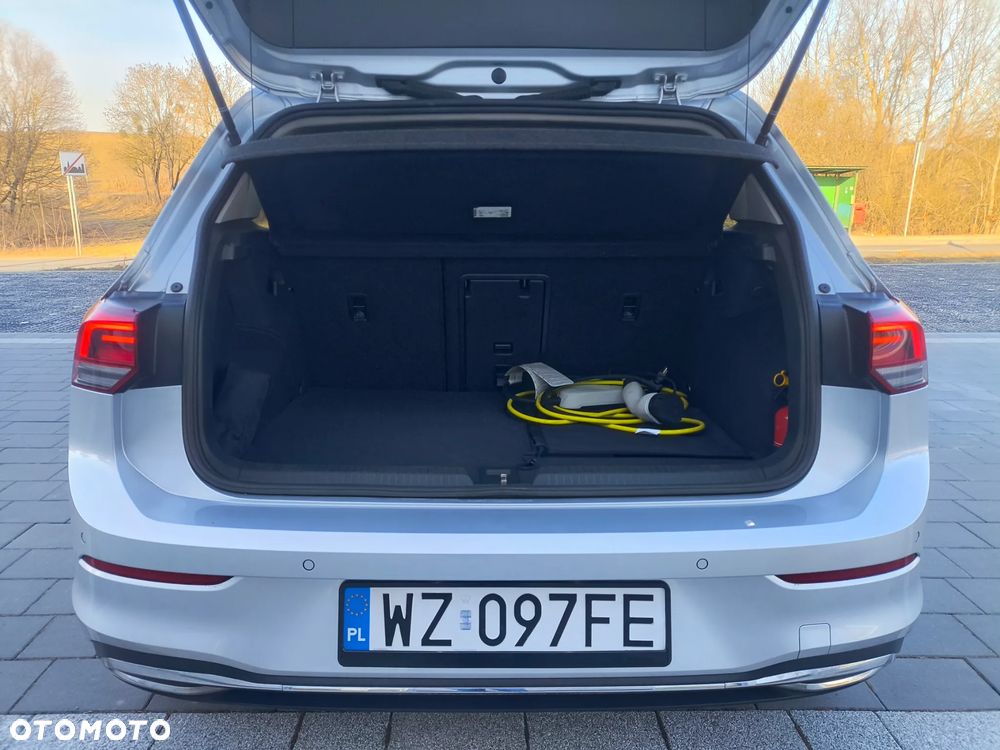 Volkswagen Golf - 24