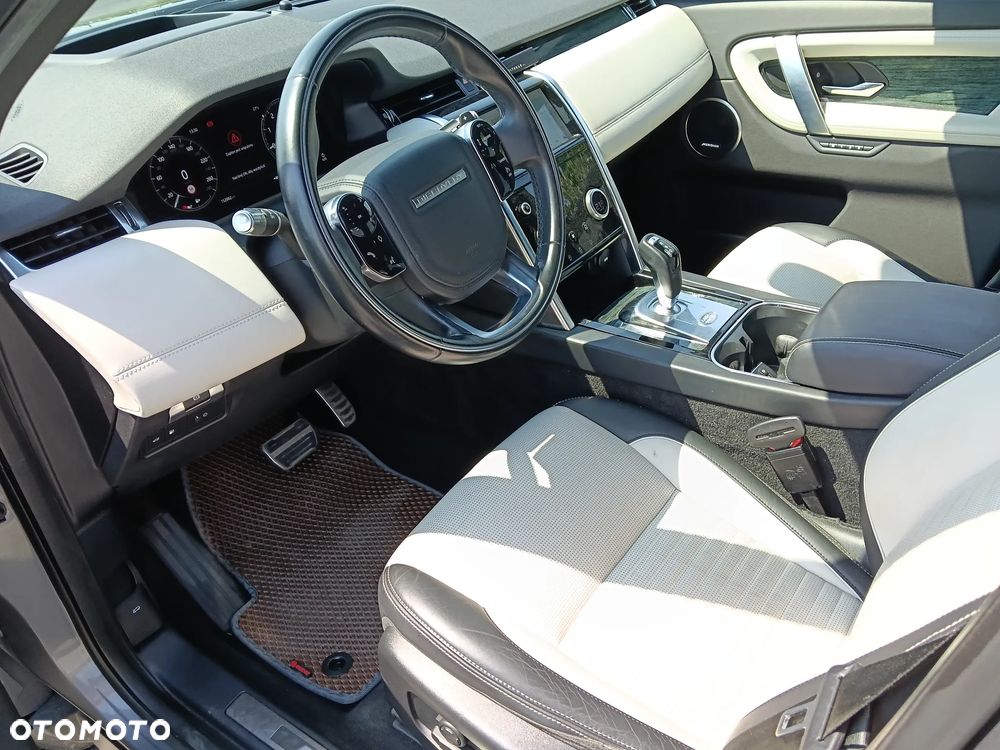Land Rover Discovery Sport P300e R-Dynamic - 19