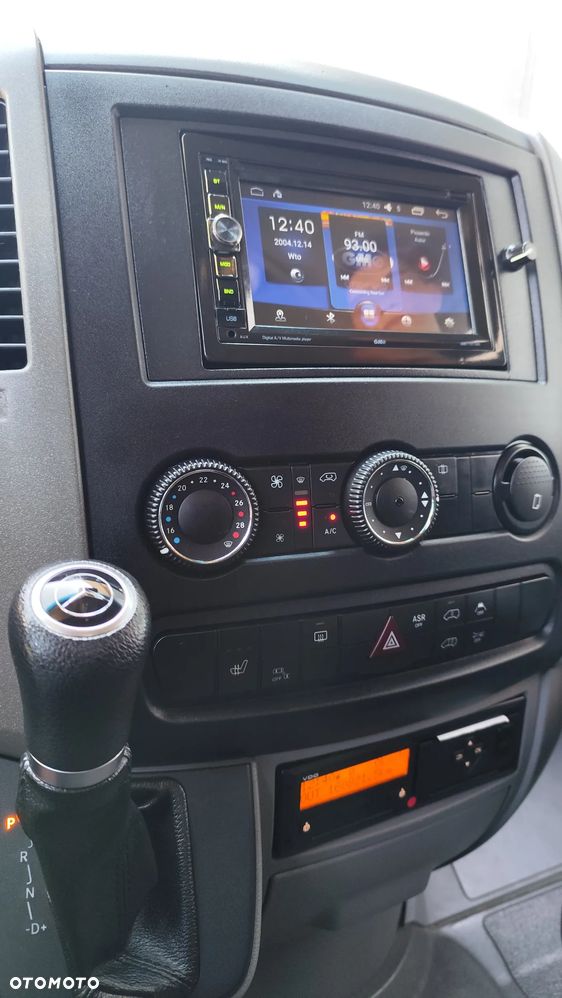 Mercedes-Benz Sprinter - 12