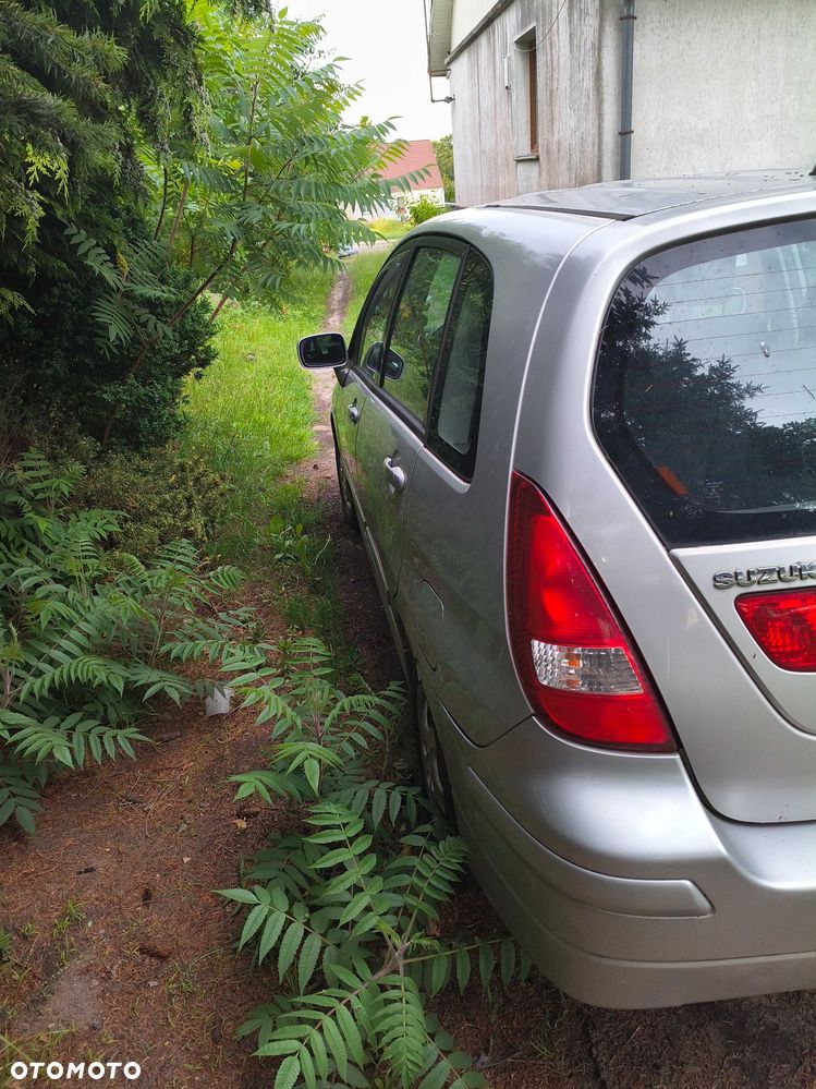 Suzuki Liana - 5