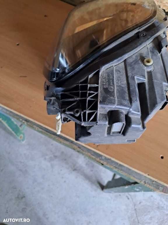 Far stanga Ford Puma ST Line led an 2020-2024 original - 4