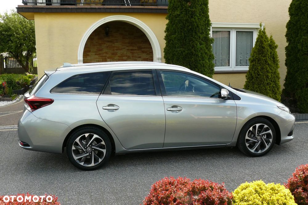 Toyota Auris 1.6 D-4D Design Edition - 30