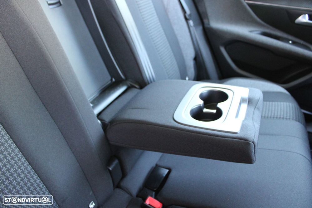Peugeot 3008 PureTech 130 Stop & Start GPF EAT8 Active - 28
