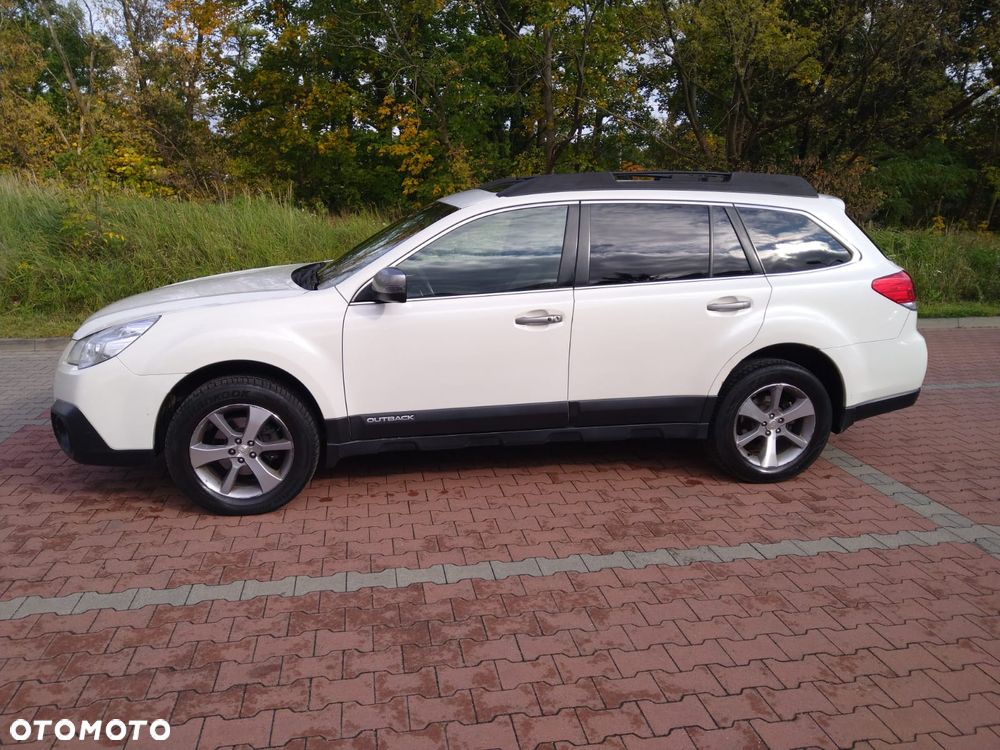 Subaru Outback 2013 photo 2