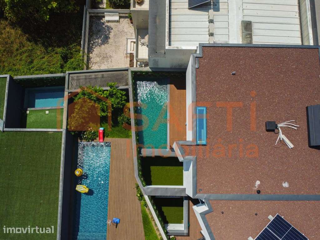 Moradia com Piscina em Azurém: Onde a História e o Design Contempor... - Grande imagem: 4/42