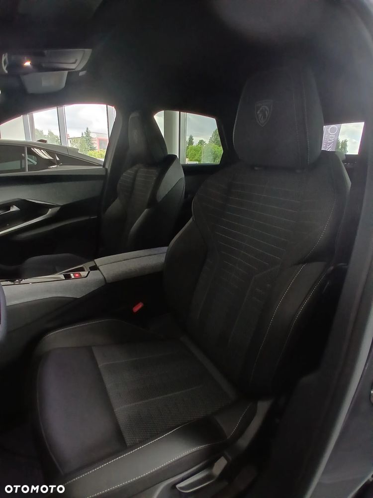 Peugeot 3008 1.2 PureTech mHEV GT E-DCS6 - 8