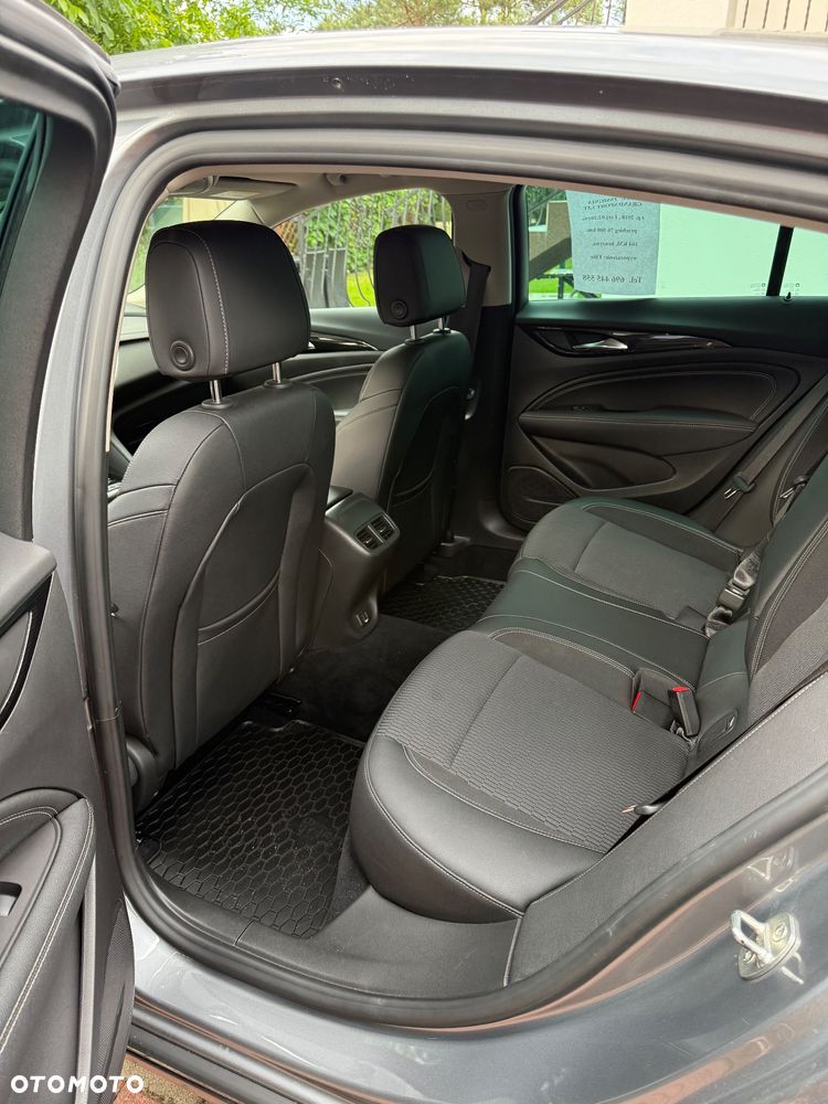 Opel Insignia - 22