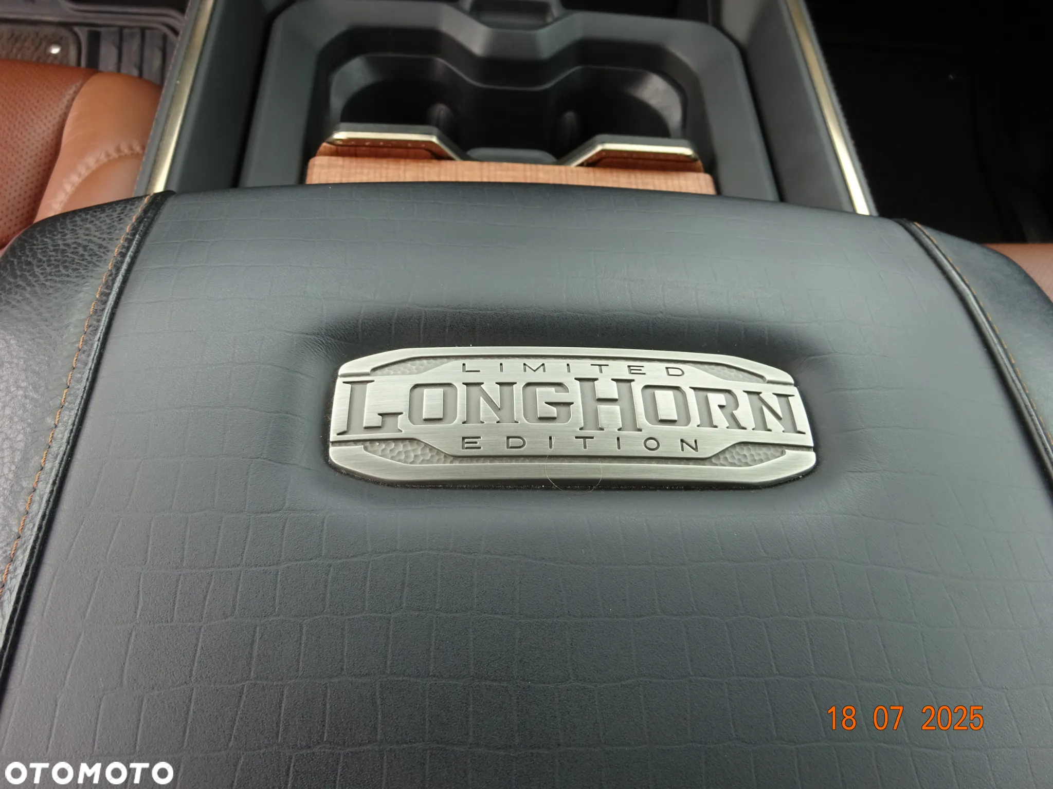 RAM 1500 5.7 eTorque Crew Cab Shortbed Longhorn Chrome - 32