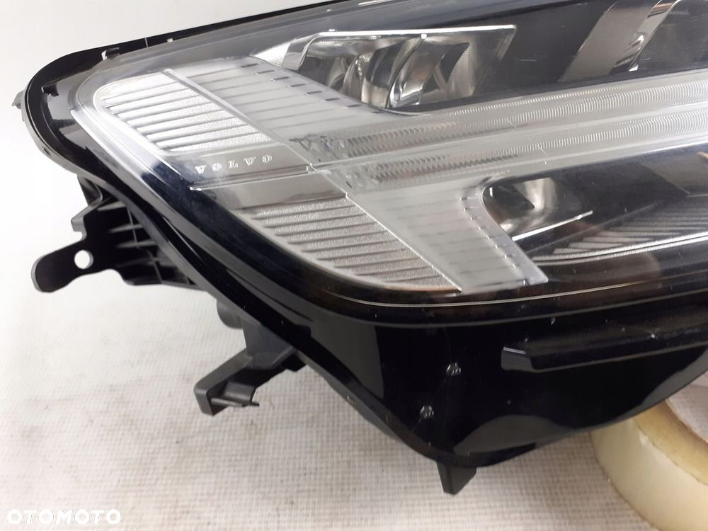 Lampa Volvo lampa prawa S\V60 CC 17-22 MID LED.32228816 - 2