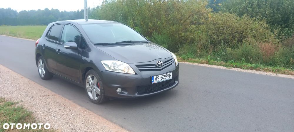 Toyota Auris - 1