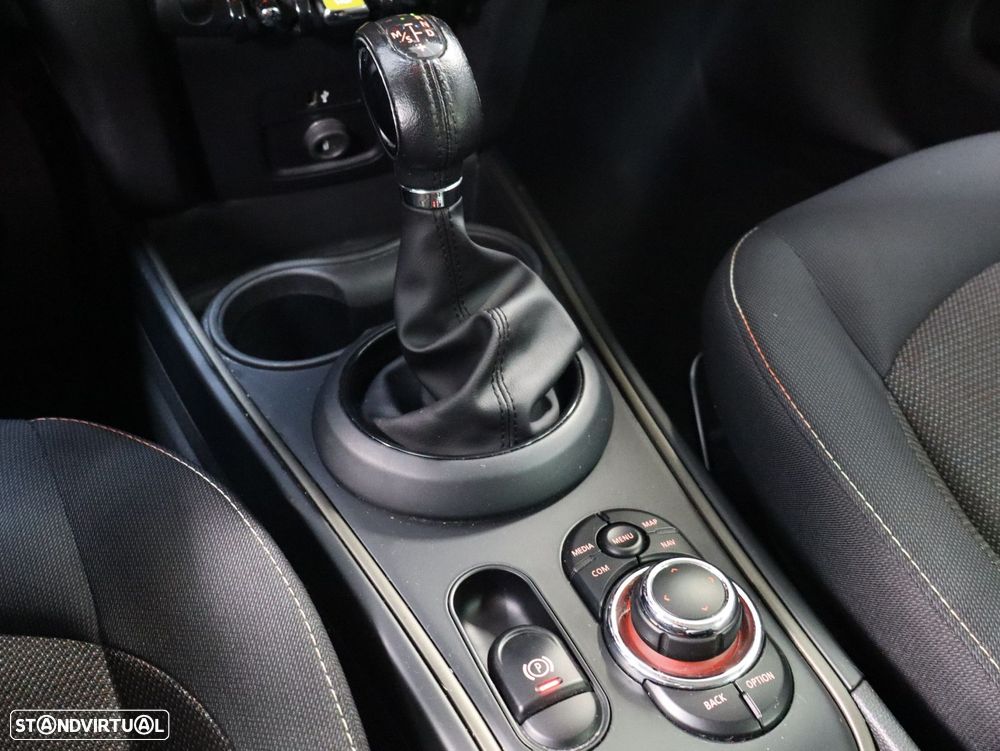 MINI Countryman Cooper SE ALL4 Auto - 17