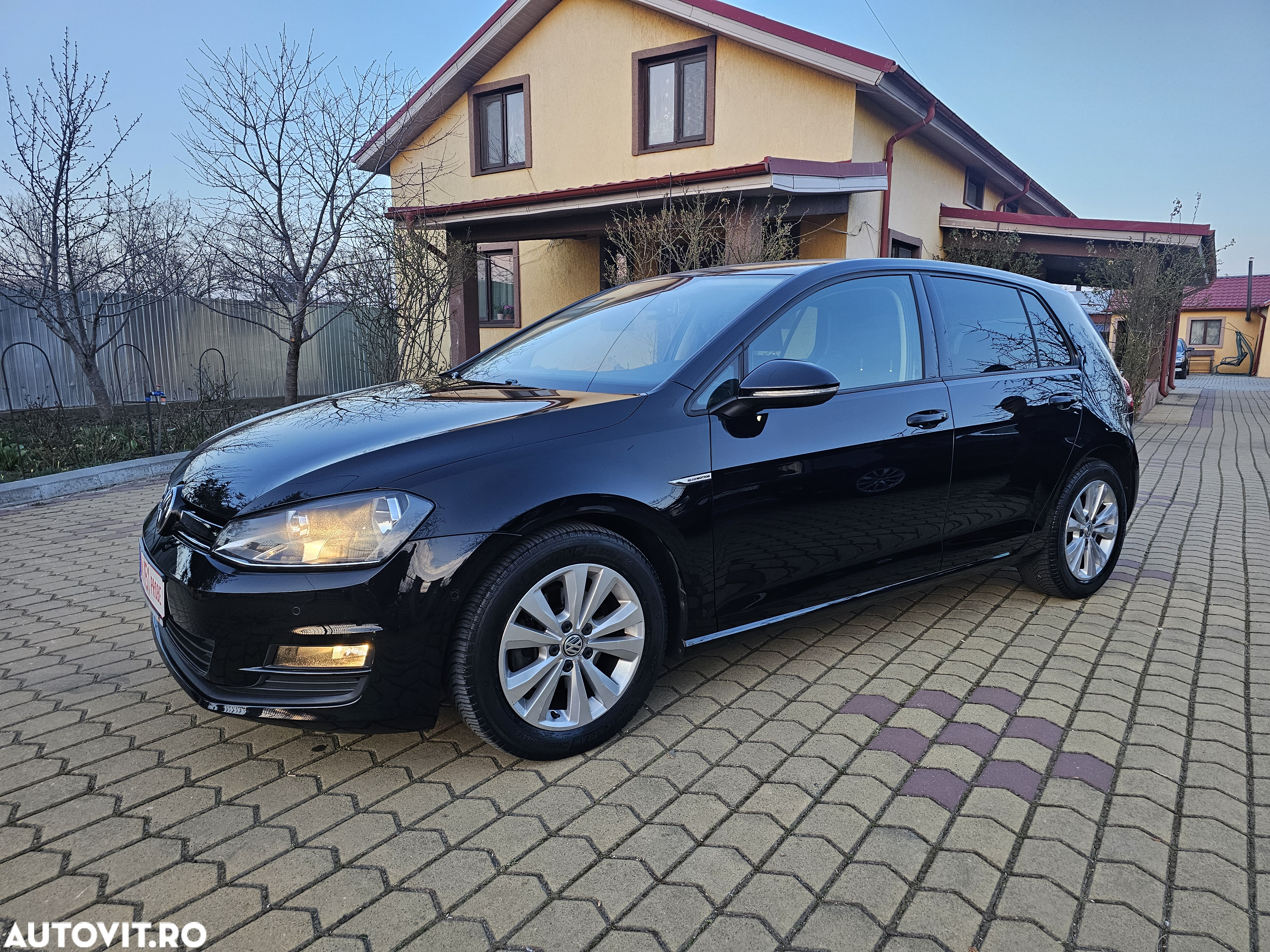 Volkswagen Golf 1.6 TDI BlueMotion Comfortline - 9