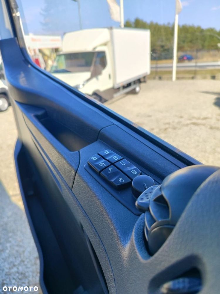 Mercedes-Benz ATEGO - 25
