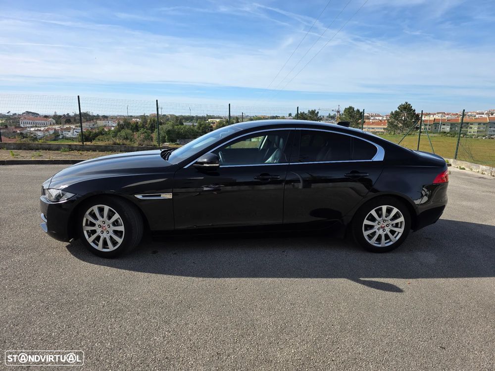 Jaguar XE 2.0 D Prestige - 3