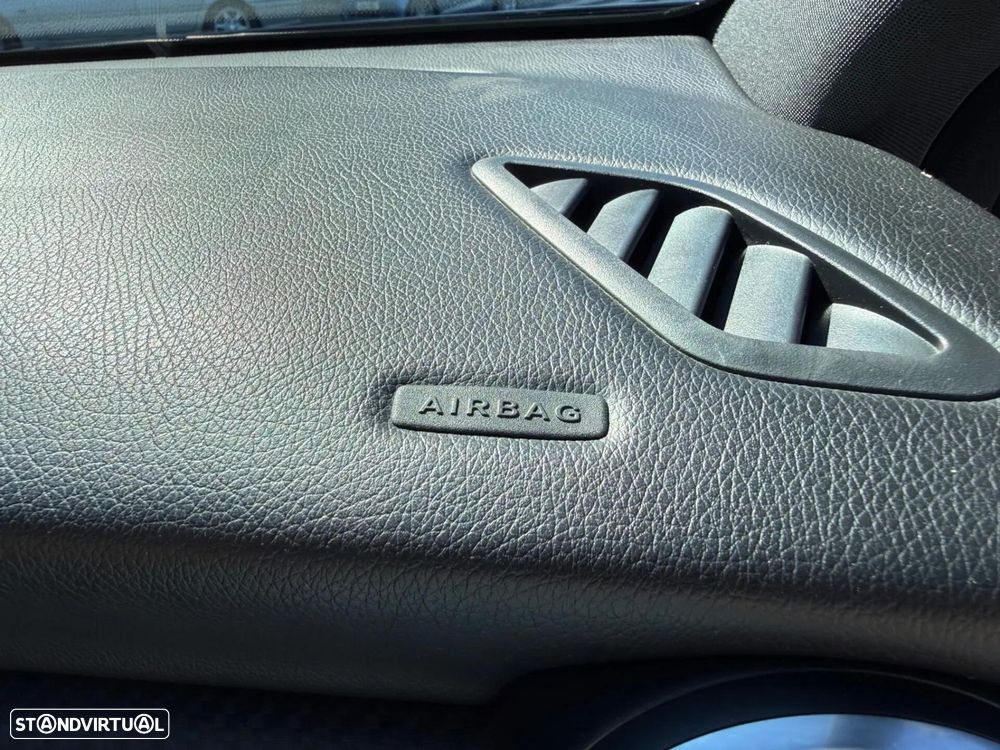 Mercedes-Benz A 180 AMG Line - 21