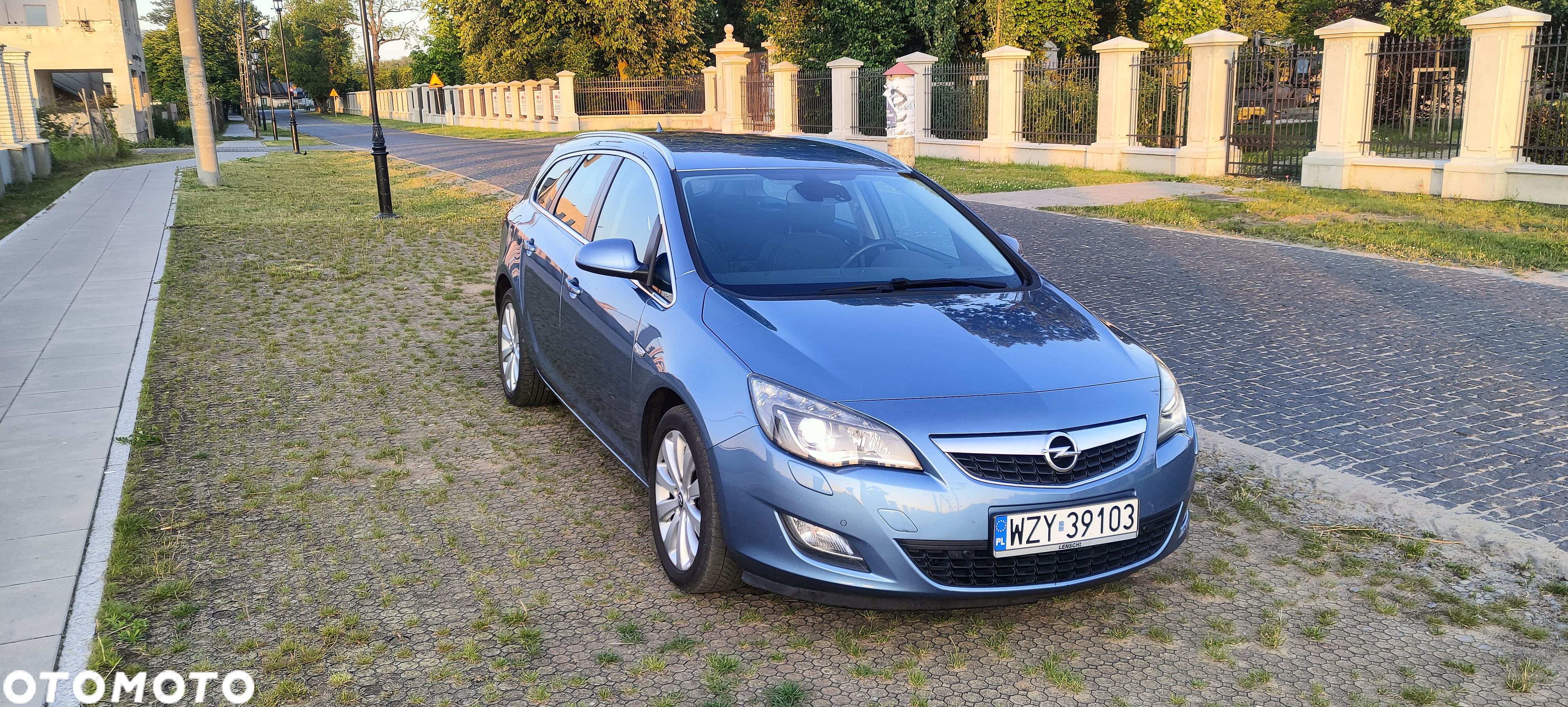 Opel Astra 1.4 Turbo Sports Tourer - 1