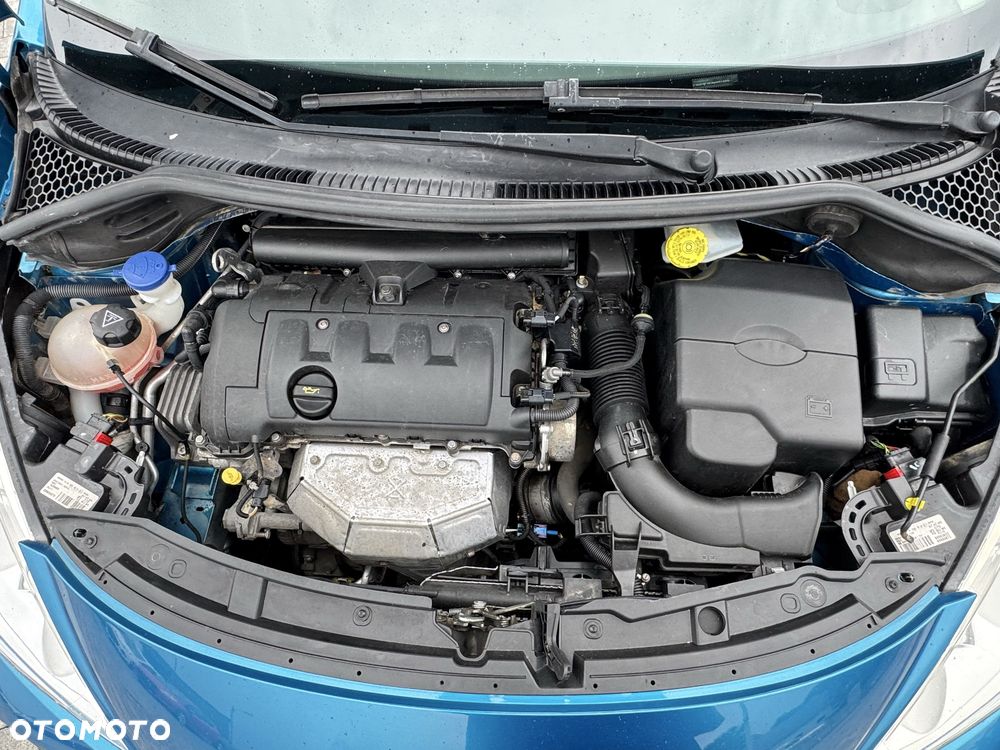 Peugeot 207 - 8