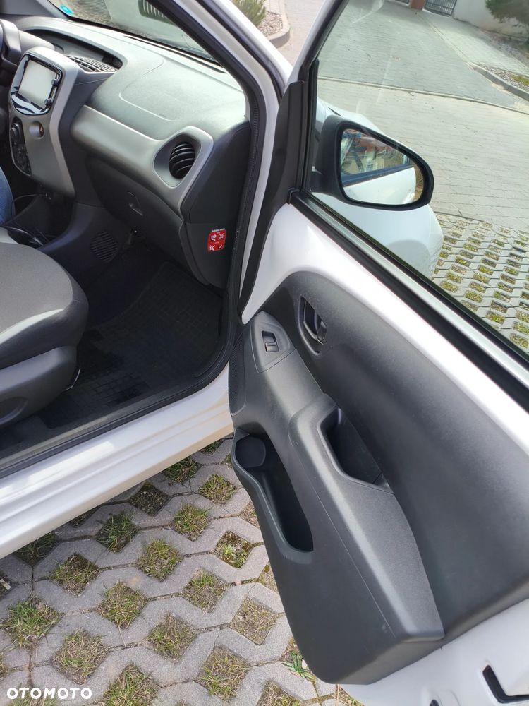 Toyota Aygo x-play - 21