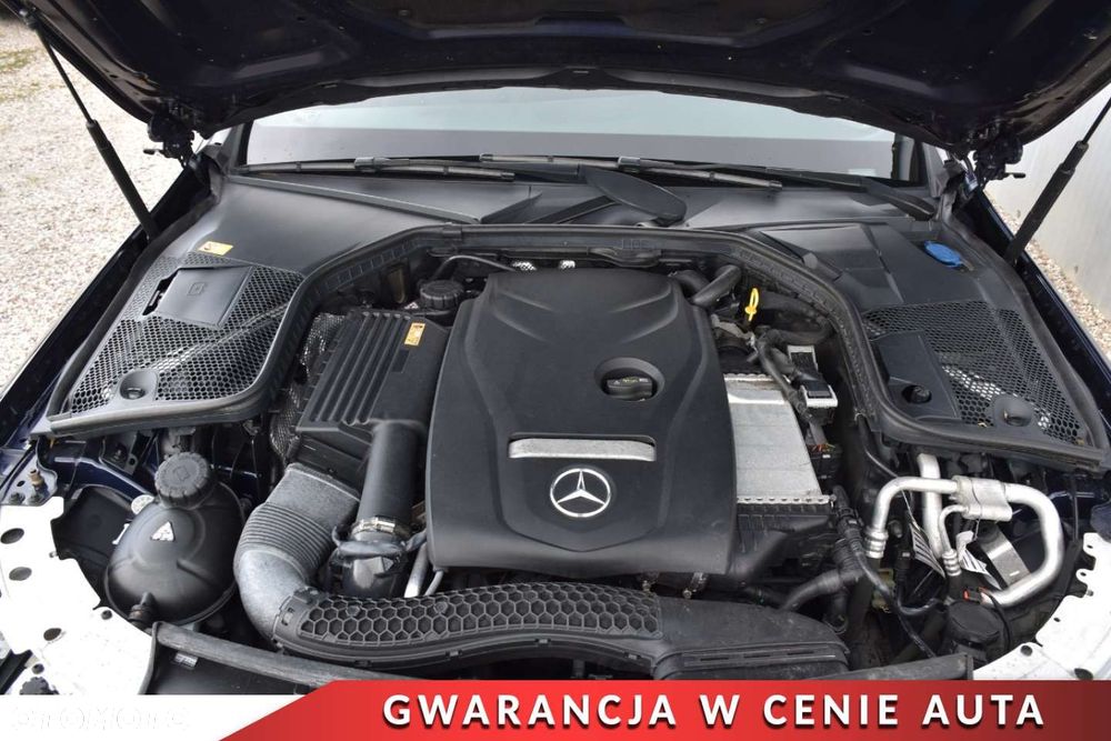 Mercedes-Benz Klasa C 200 T 4Matic 7G-TRONIC AMG Line - 31