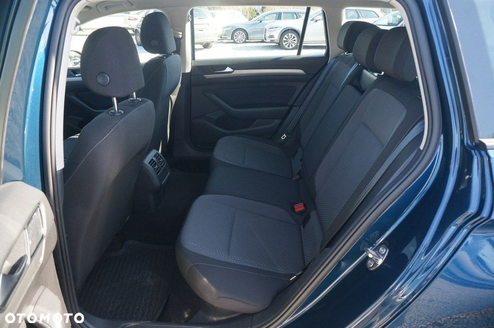 Volkswagen Passat Variant 2.0 TDI EVO Essence - 25