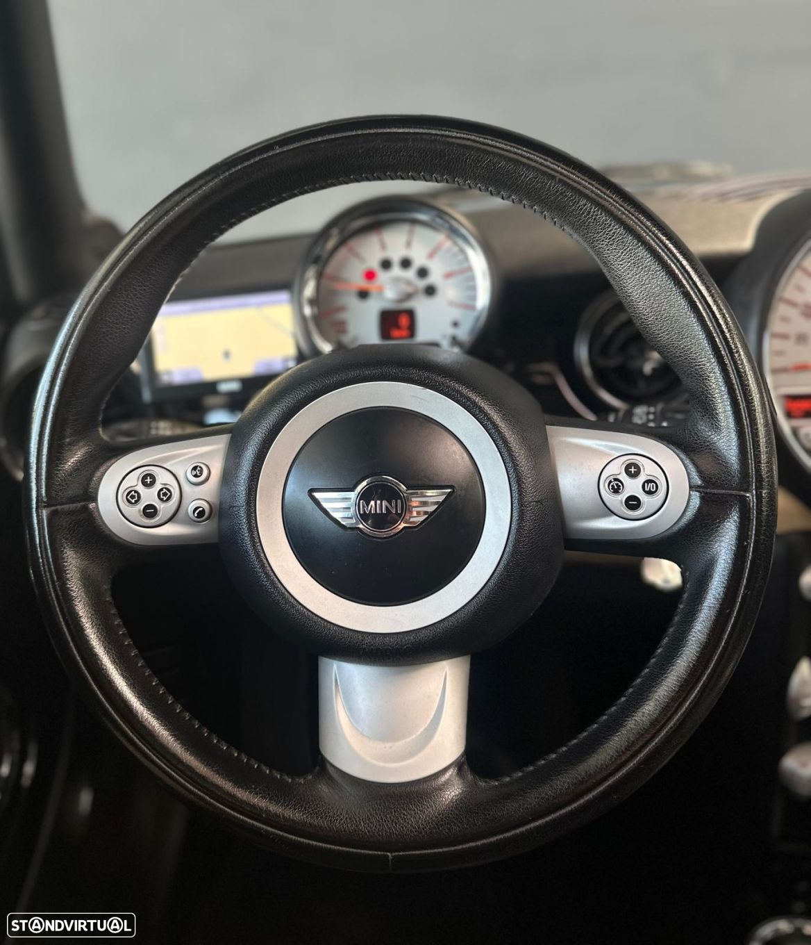 MINI 3 Portas Cooper D - 18