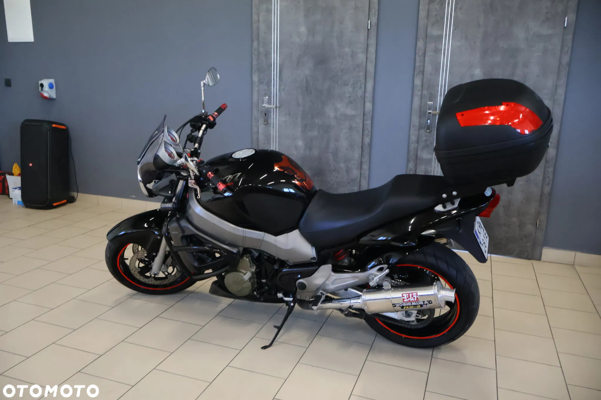 Honda CB - 12
