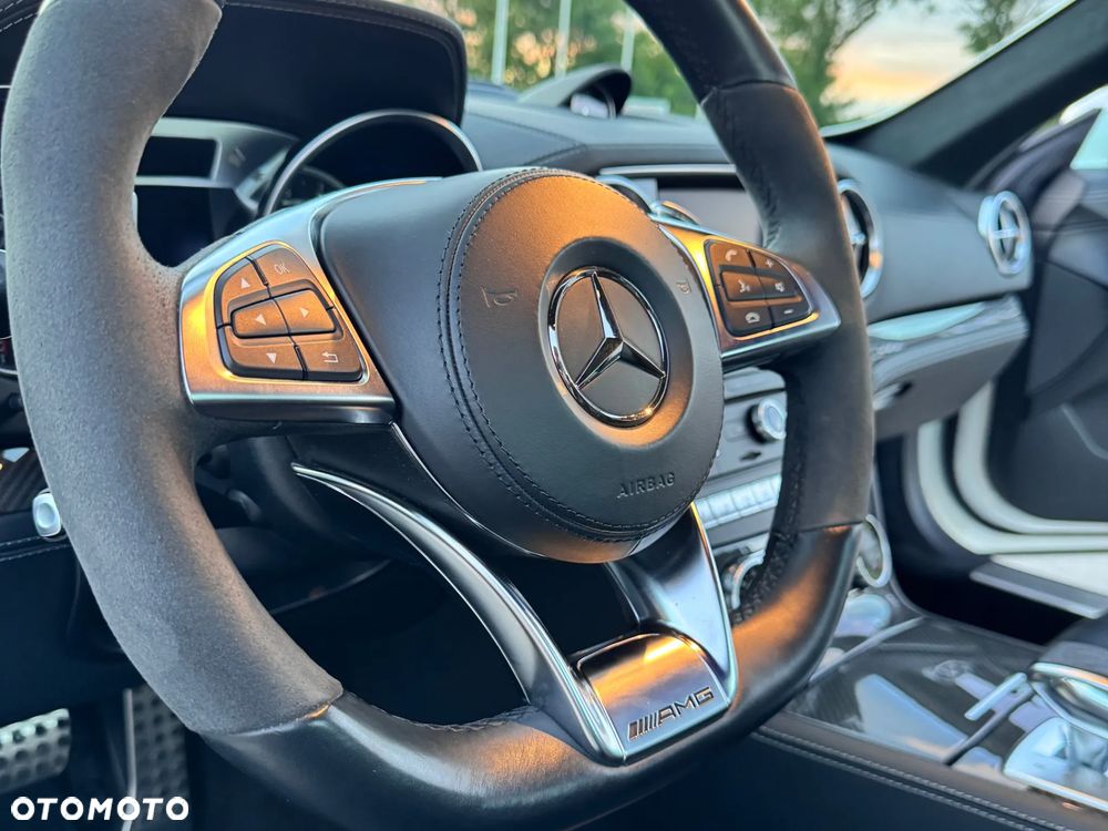 Mercedes-Benz SL 63 AMG - 28