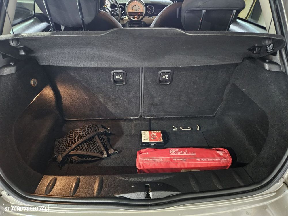 MINI 3 Portas Cooper D - 16