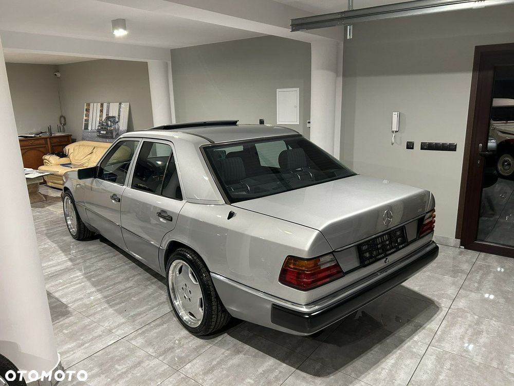 Mercedes-Benz W124 (1984-1993) - 22