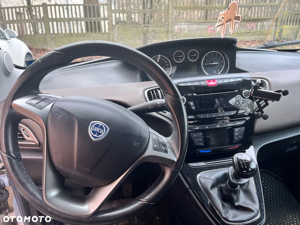 Lancia Ypsilon 0.9 Platinum S&S - 5