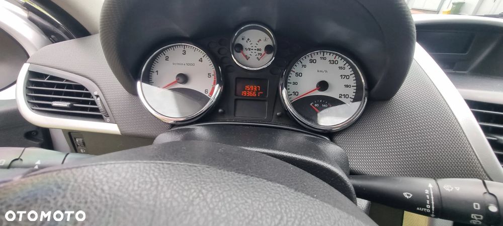 Peugeot 207 1.6 HDi - 11